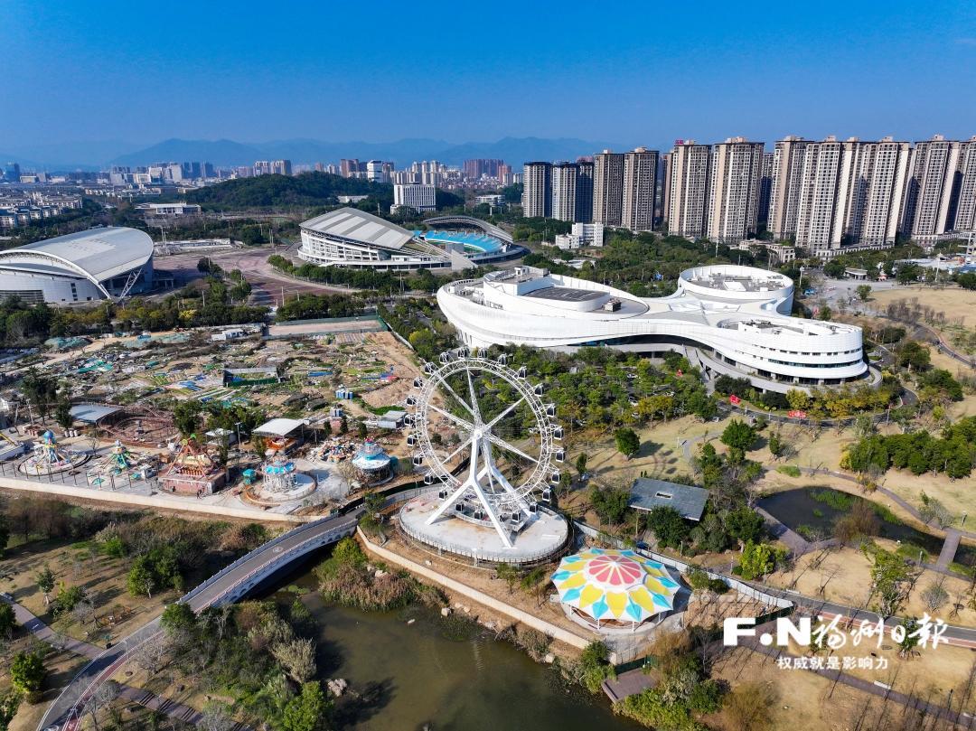 旗山湖摩天轮预计“五一”迎客(图1)