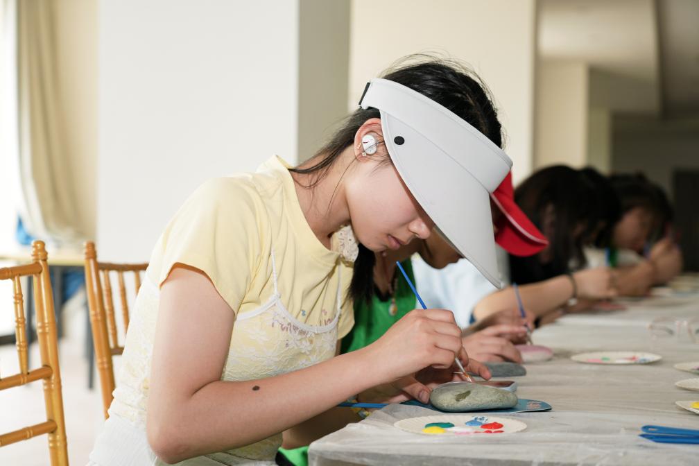 “虽非亲骨肉依然父母心”——“六一”前夕多地儿童福利机构见闻(图3)