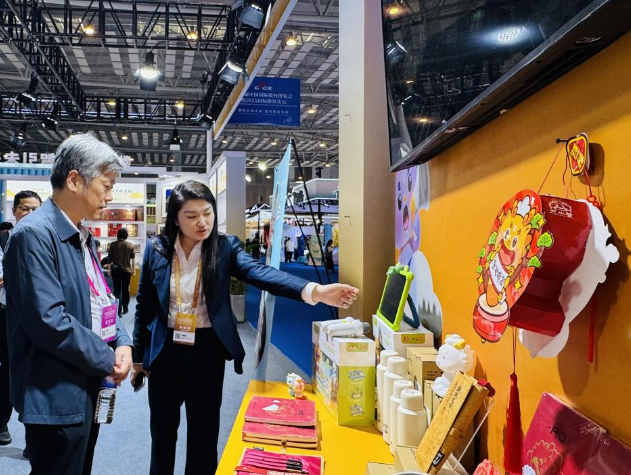 元小鳌IP闪耀第十届全国版博会安徽新华创新成果惊艳青岛(图2)