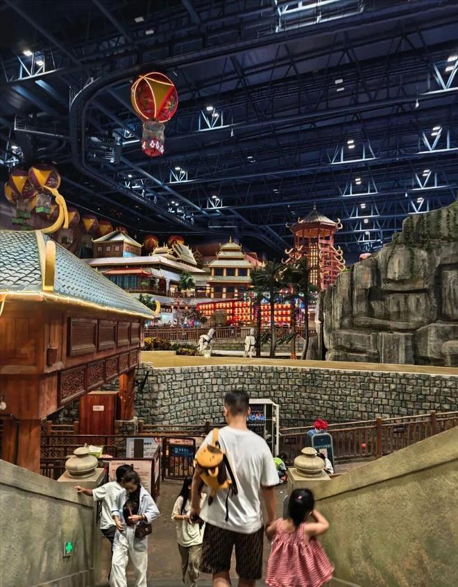 斥资11亿开业8年！又一大型室内乐园停业曾日均客流量超5万(图2)