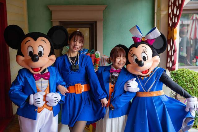 今晚上海迪士尼度假区上演“点亮新一年”特别演出明年启用新检票设备(图2)