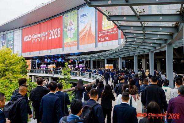 CHINAPLAS2026国际橡塑展上海启幕5000余家全球展商共塑智能绿色橡塑新未来(图1)